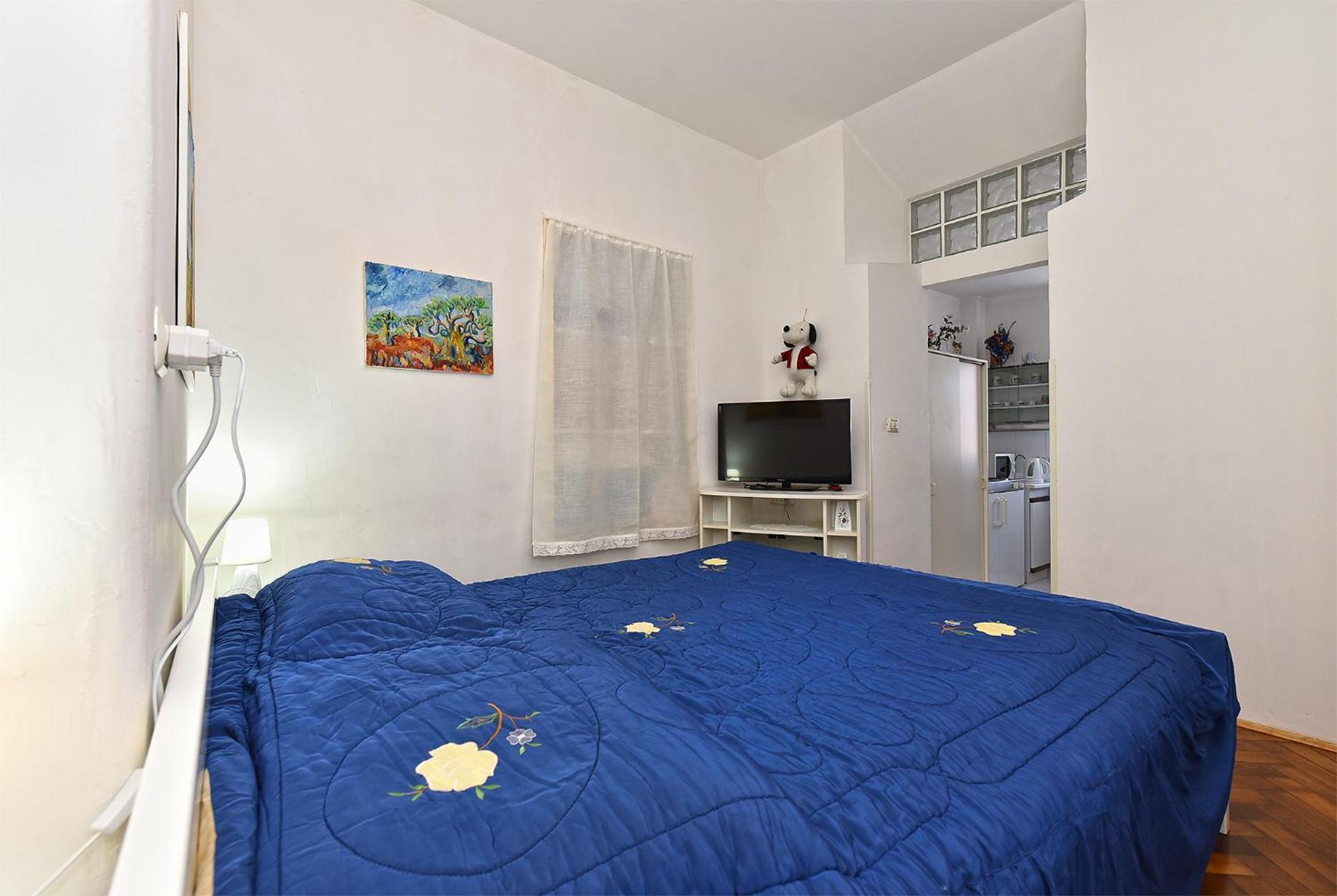 Smilja 2305 *